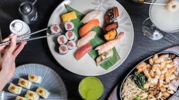 Tsunami Sushi Jacó food