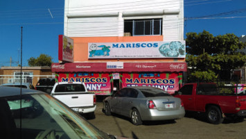 Mariscos El Danny outside