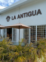 La Antigua (cerritos) outside