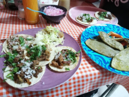 Tacos La Cochera food
