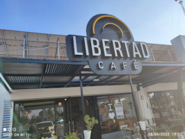 Café Libertad inside