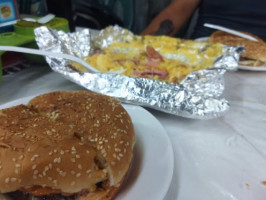 Hamburguesas Al Carbon food