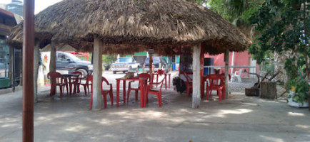 Comedor Los Nogales outside