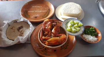 Restauran Tierra Colorada food