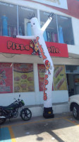 Pizza Pollo outside