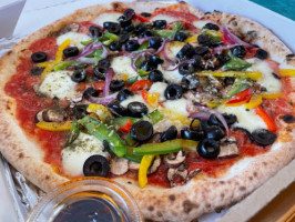 Bruna Pizza Napolitana food