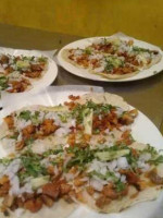 Tacos El Delirio food