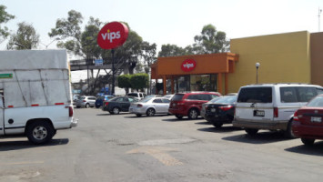 Vips Vallejo outside