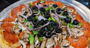 Adobe Pizza Sendera food