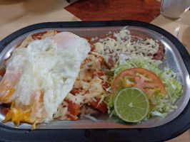 Cafeteria Los Lobos food