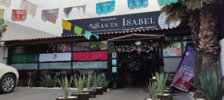 Santa Isabel outside