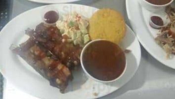 Mels Bbq Catering food