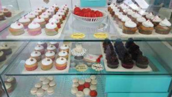 Dolce Cupcake food