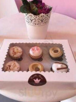 Vanilla Bean Cupcakery food