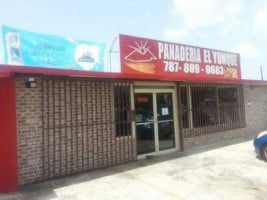 Panaderia El Yunque outside