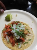 Tacos Los Parientes food