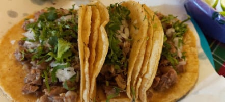 Tacos Los Parientes food