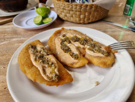 Artesanos Del Mar Camaron Picant food