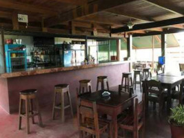 Bar Y Restaurante El Recreo inside
