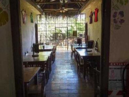 Bar Y Restaurante Rincon Del Morisco inside