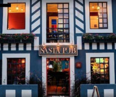 Sasta Pub outside