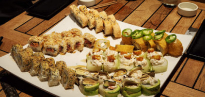 Sushi Roll outside