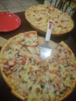 Castello Pizzas food