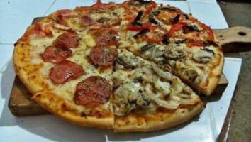 Pizzeria Riomar food