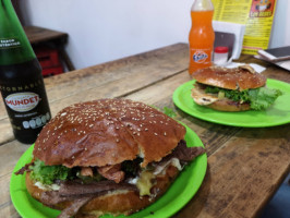 Hamburguesas Y Huaraches Los Bebés food