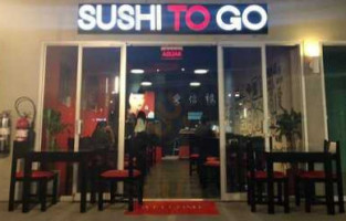 Sushi To Go outside