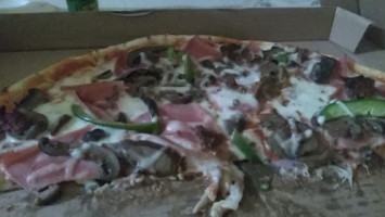 Gocha's Pizza. food