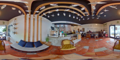 Grulla Cafe inside