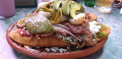 Huaraches Los Portales food