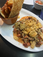 La Cueva Del León food