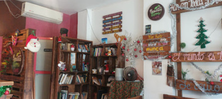 Bendita Tierra Cafe inside