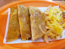 Deloya Los Alcatraces food