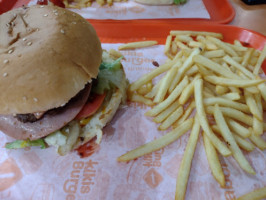 Kikis Burger San Lucas food