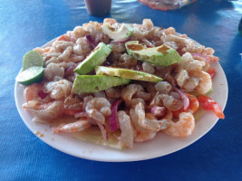 Mariscos El Chalio food