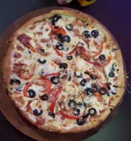Noir's Pizza food