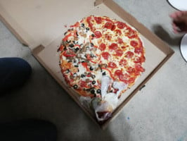 Marantony'z Pizza food