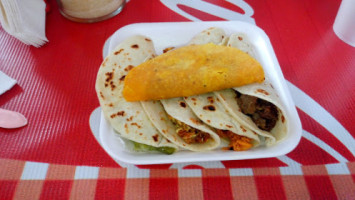 Tacos Mañaneros El Compadre food