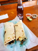 Burritos Aquimichu, México outside