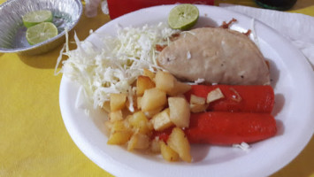 Tacos Pifas Original food