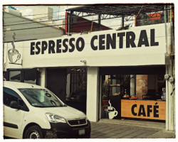 Espresso Central Periodista outside