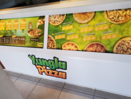 Yungla Pizza food