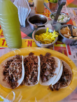 Taco'n Madre food