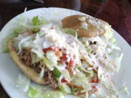Los Muñecos Cenaduria, México food