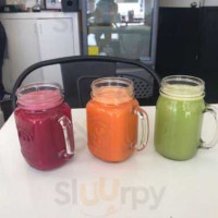 La Botica Kitchen Juicery Comida