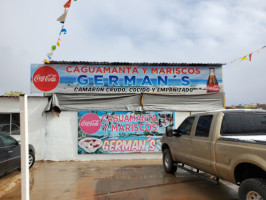 Mariscos German's outside