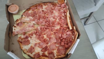 Bambino’s Pizza food
